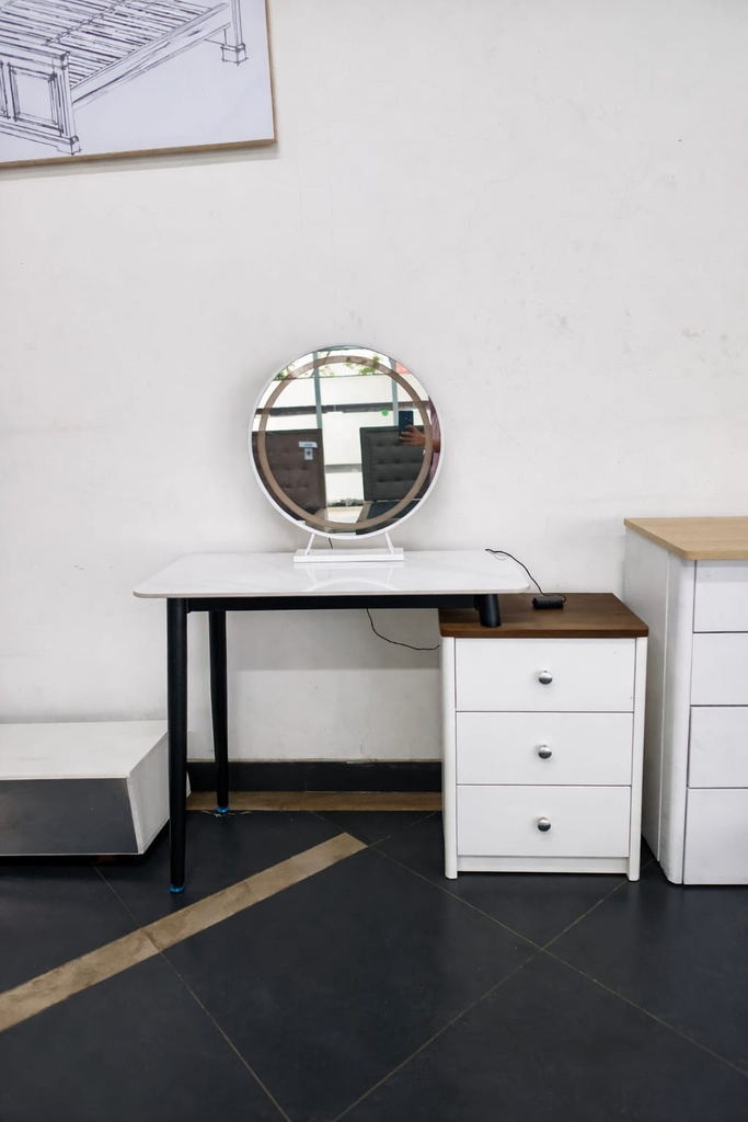 DRESSING TABLE 0924A